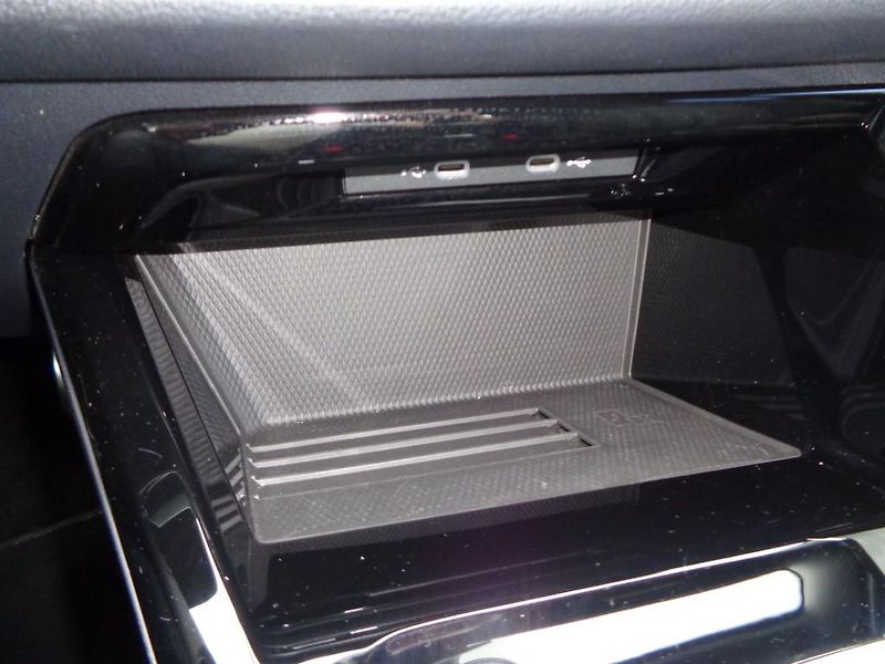 Volkswagen Golf 1.5 TSI R-LINE  110 kW - fotka 22 z 30