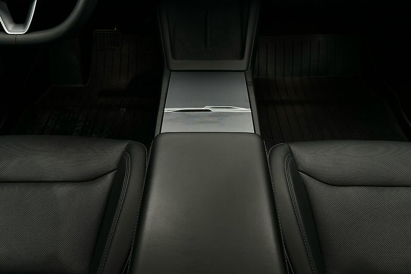 Tesla Model 3 Long Range AWD Tažné - fotka 8 z 26