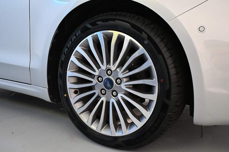 Ford Mondeo (2022) 2.0 140 KW LED SONY ACC Tažné - fotka 36 z 38