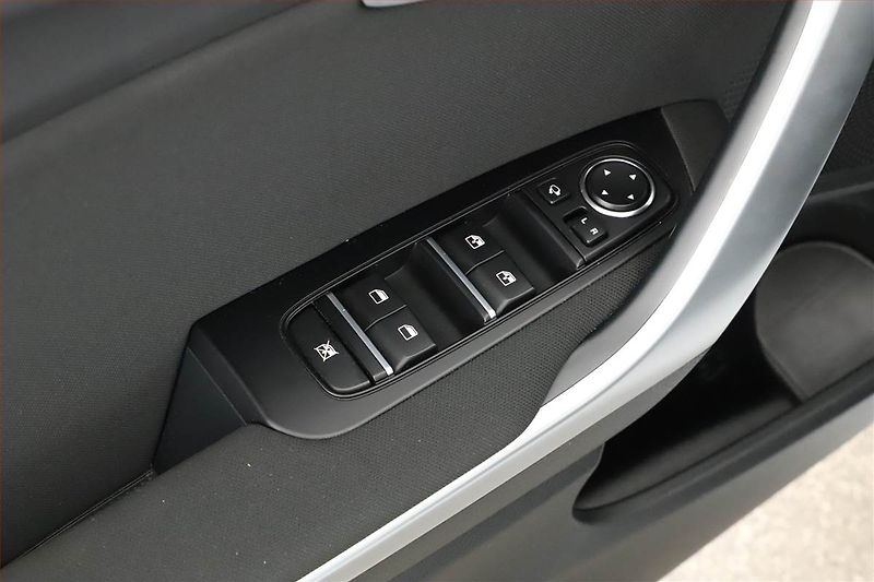 Kia Ceed (2024) Top 1.5 T-GDI - fotka 16 z 16