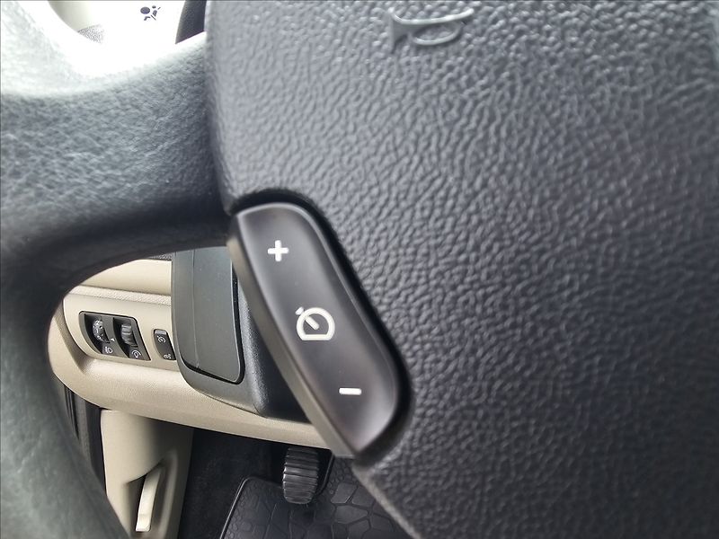 Renault Clio 1,2 i 55KW Grandtour klima ALU - fotka 15 z 35