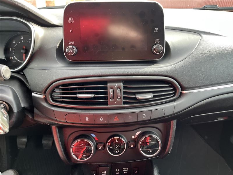 Fiat Tipo 1,6 MULTIJET ROZVODY 2xKOLA - fotka 16 z 49