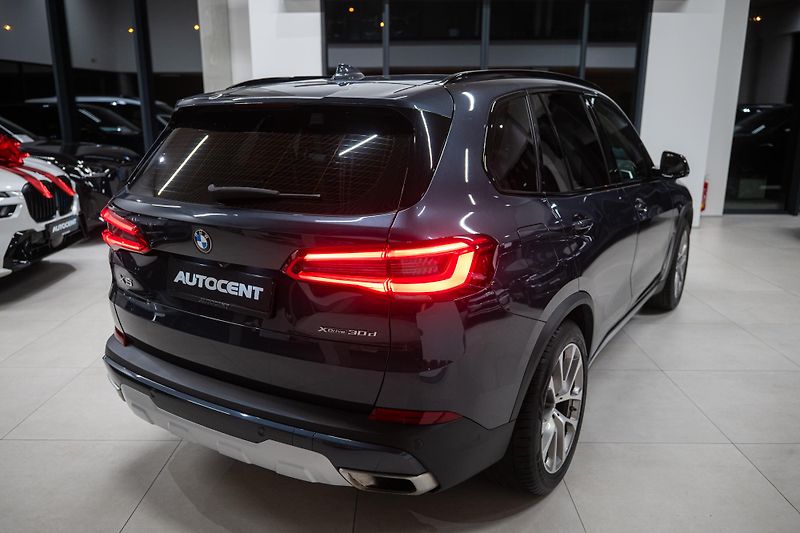 BMW X5 (2019) 30D 195 KW VZDUCH, PANO - fotka 9 z 46