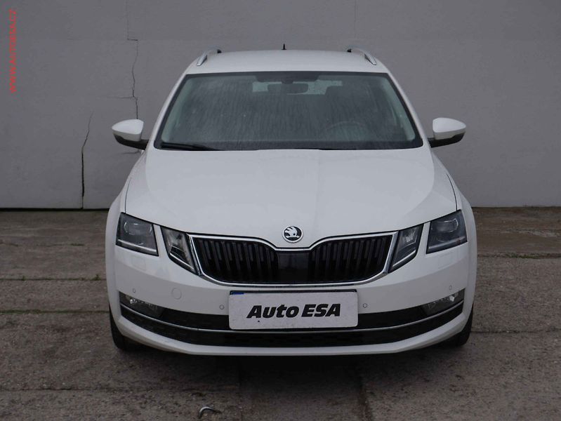 Škoda Octavia (2019) 1.6 TDi, ČR, Style, LED - fotka 2 z 24