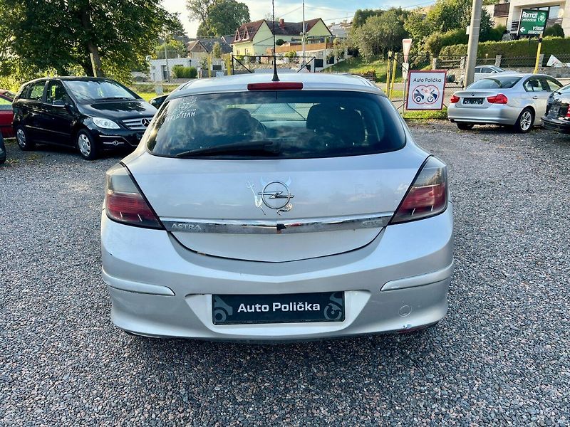 Opel Astra (2007) 1.7d 74 kW - fotka 7 z 19