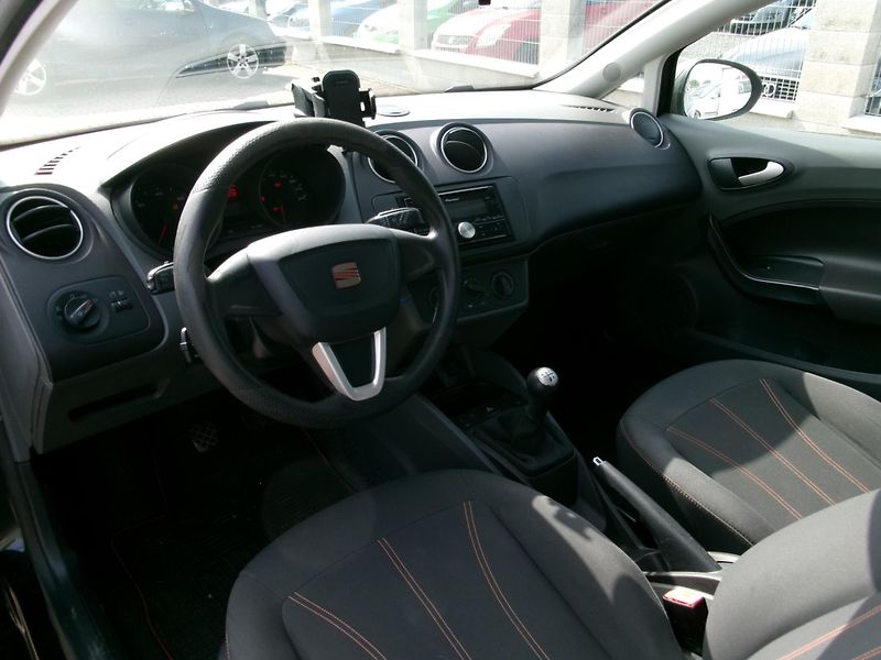 Seat Ibiza (2011) 1,6TDI KLIMA BT USB TEMP - fotka 18 z 29