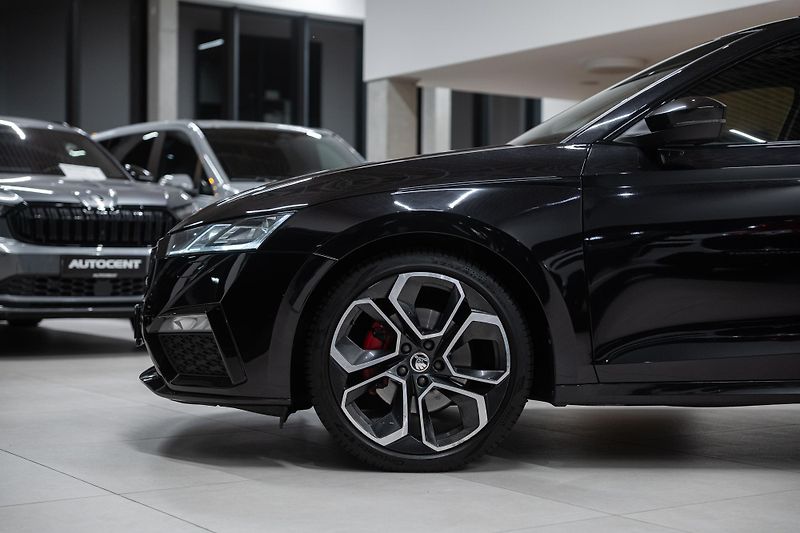 Škoda Octavia (2021) RS 147 KW 4X4  - fotka 5 z 47