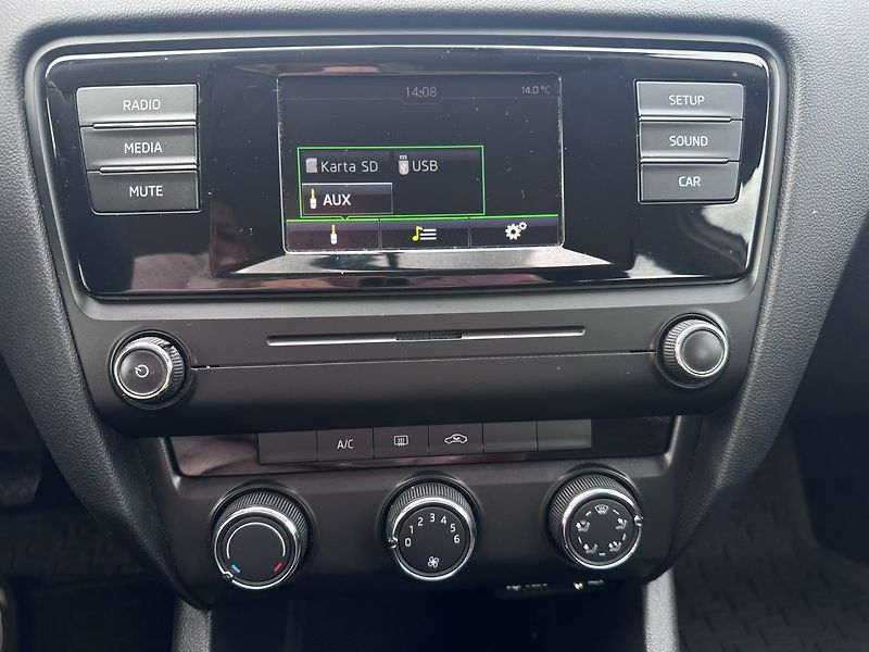 Škoda Octavia (2016) 1.2TSi ČR/TOP STAV/2xKOLA - fotka 30 z 33