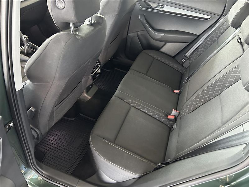 Škoda Karoq 1,0   TSI 81kW,STYLE,ACC - fotka 25 z 27