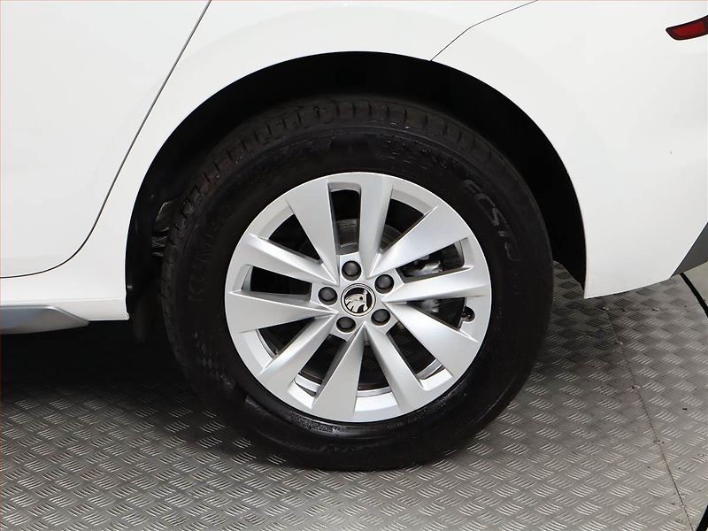 Škoda Kamiq (2023) Style 1.5 TSI - fotka 13 z 20