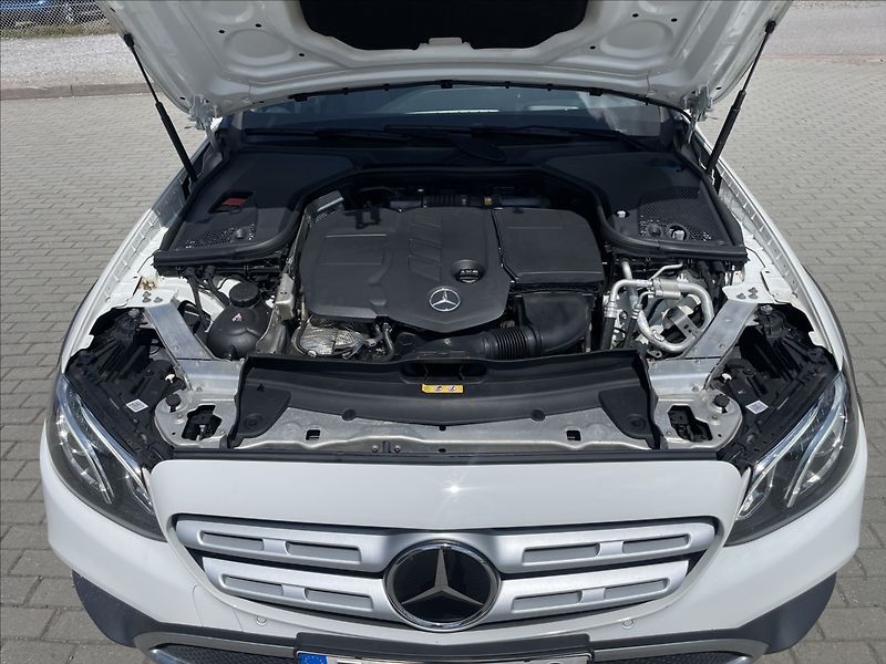 Mercedes-Benz Třídy E 2,0 d 4MATIC All-Terrain LED H - fotka 29 z 38