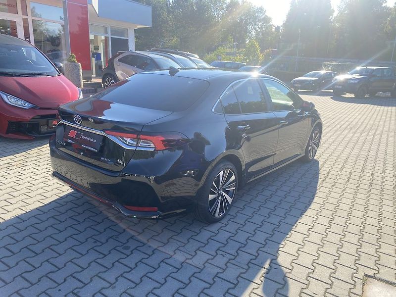 Toyota Corolla 1.8 Hybrid CVT Style - fotka 6 z 27