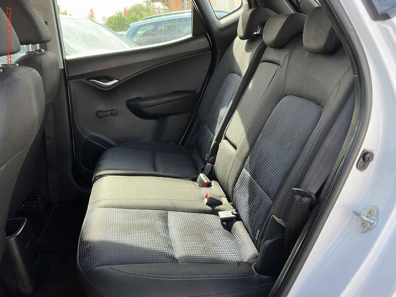 Hyundai ix20 (2017) 1.4i, 1.maj,ČR, Klima - fotka 10 z 19
