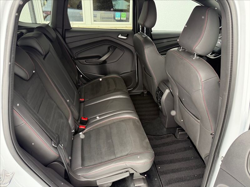 Ford Kuga 2,0 TDCi 132kW ST-line AT AWD - fotka 23 z 31