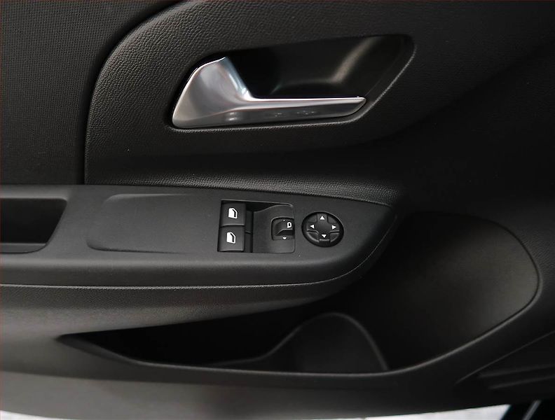 Opel Corsa (2022) Edition 50 kWh, SoH 98% - fotka 18 z 21