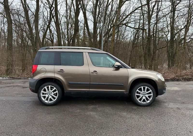 Škoda Yeti (2009) 1.2 / 77 kW - fotka 8 z 18