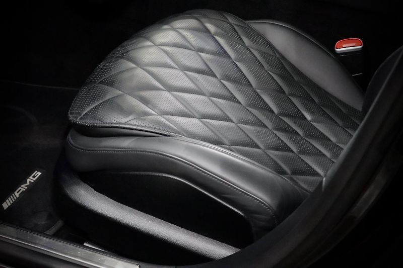 Mercedes-Benz Třídy S 580 Long 4Matic V8 370 kW - fotka 15 z 43