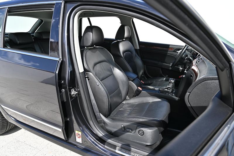 Škoda Superb 2.0TDI 125KW DSG Elegan. 12/09 - fotka 27 z 45
