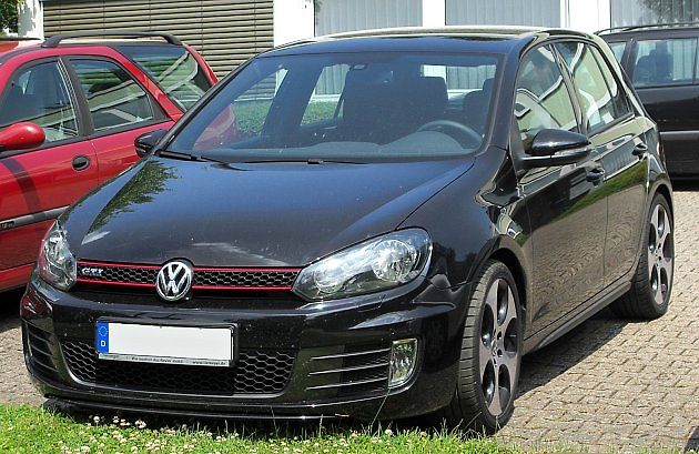 Prezident v soukromí jezdí sportovním BMW M2. ID 9407238 Č6: Petr Pavel dlouhé roky nedá dopustit také na VW Golf GTI šesté generace., zdroj: Wikimedia Commons, By M 93,