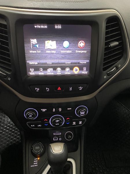 Jeep Cherokee 2.2 M-JET,A/T,4x4,1.MAJ.TZ - fotka 25 z 31