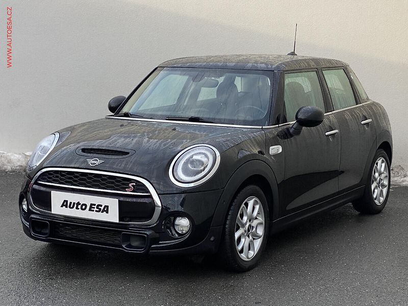 Mini Cooper S (2019) 2.0i, LED, navi, kůže - fotka 3 z 18
