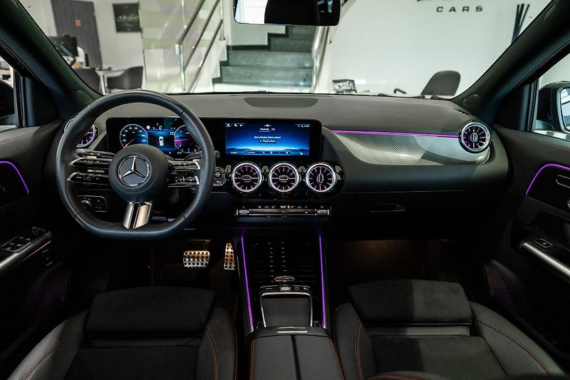 Mercedes-Benz GLA (2025) 200 d/AMGPLUS/MULTIBEAM/TOP - fotka 12 z 19
