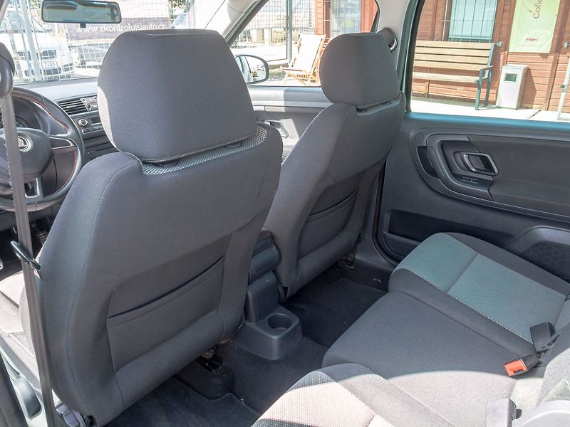 Škoda Roomster (2014) 1.6TDI NOIRE – BLACK - fotka 33 z 43