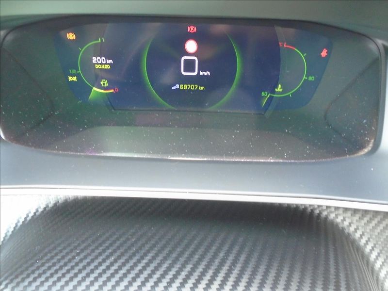 Peugeot 2008 1,2 - fotka 23 z 30