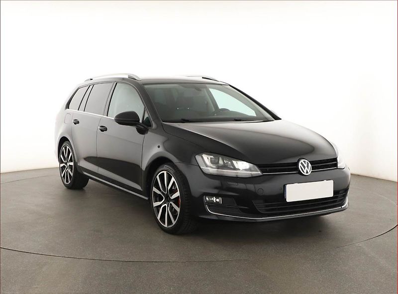 Volkswagen Golf (2016) 2.0 TDI, Xenony, Tempomat - fotografie inzerátu