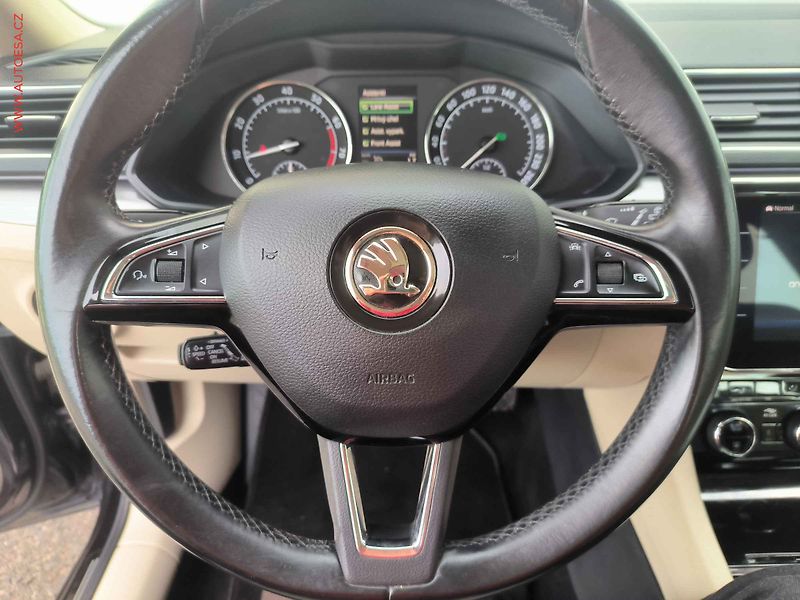 Škoda Superb (2018) 1.8 TSi, ČR, Style, DSG - fotka 23 z 30