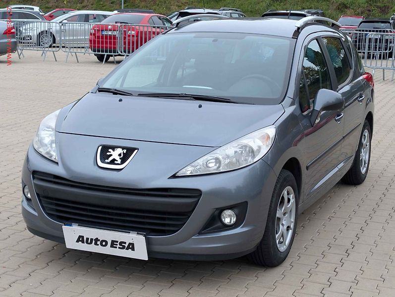 Peugeot 207 (2009) 1.4 i, 1.maj,ČR, Klima - fotka 3 z 18