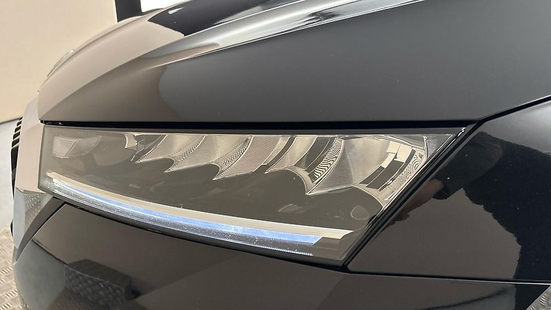 Škoda Octavia 2.0 TDI DSG Ambition Combi - fotka 18 z 26