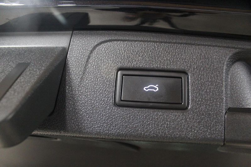 Volkswagen Passat (2023) 110kW, Tažné, Nezávislé topení - fotka 14 z 34