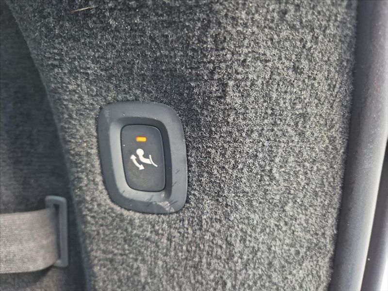 Volvo V90 2,0 B4 FWD Momentum Advanced - fotka 12 z 18