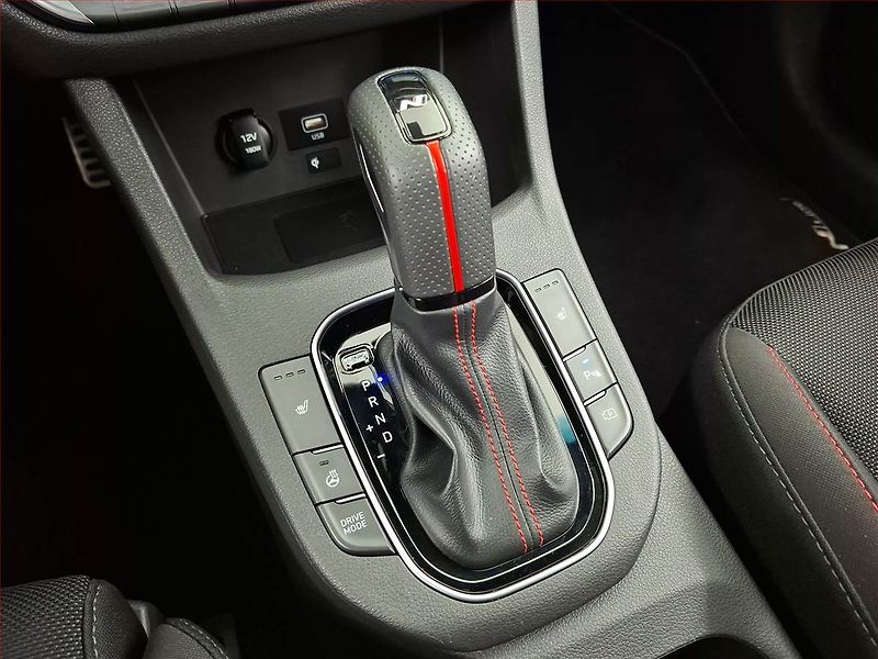 Hyundai i30 (2023) N-Line 1.5 T-GDI MHEV - fotka 15 z 17