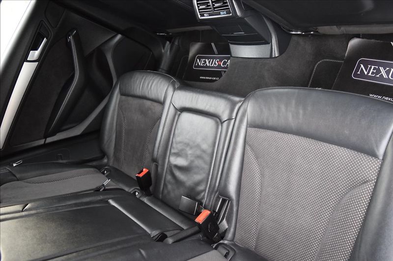 Audi Q5 3,0 V6 180KW S-LINE AUTOMAT - fotka 20 z 57
