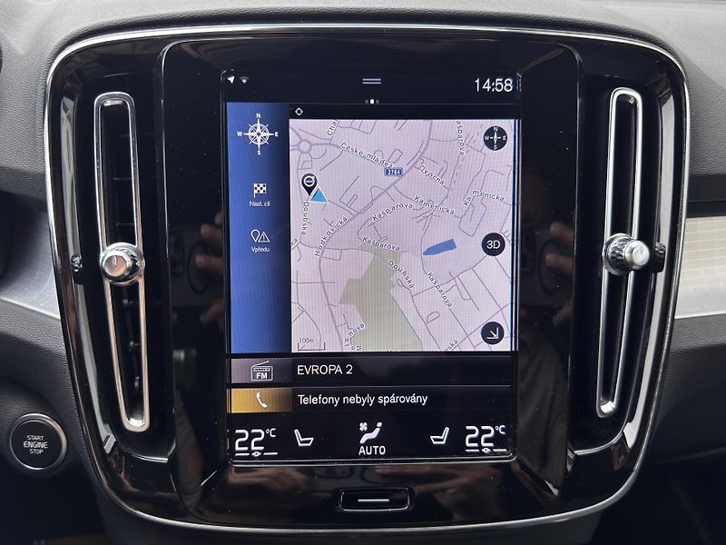 Volvo XC40 T2 FWD MOMENTUM // 1. maj. - fotka 31 z 41
