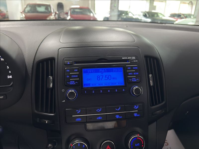 Hyundai i30 1,4   CVVT 95.000KM KLIMA - fotka 11 z 25