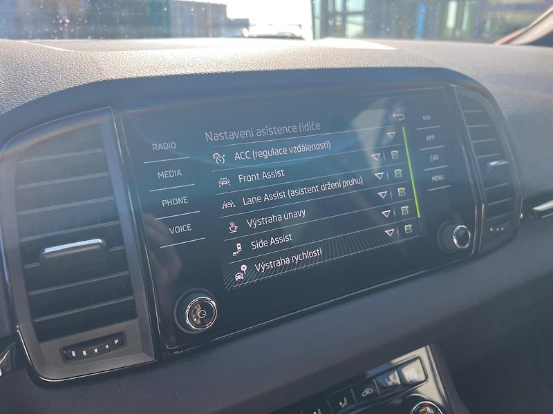 Škoda Karoq Sportline 1.5 TSI 110kw DSG - fotka 15 z 27