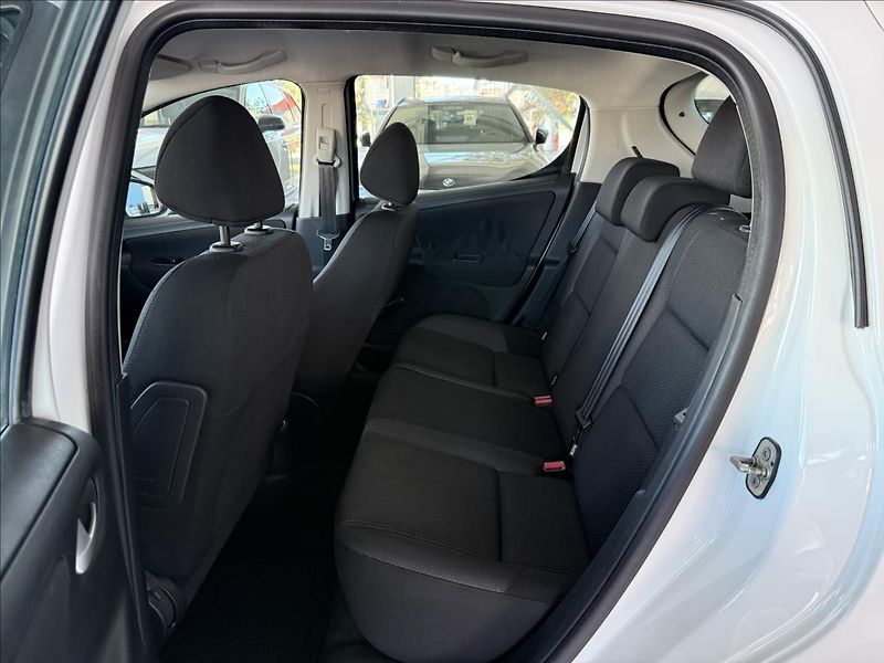 Peugeot 207 1,4   54 kW,HUSKY,SERVISKA - fotka 18 z 20