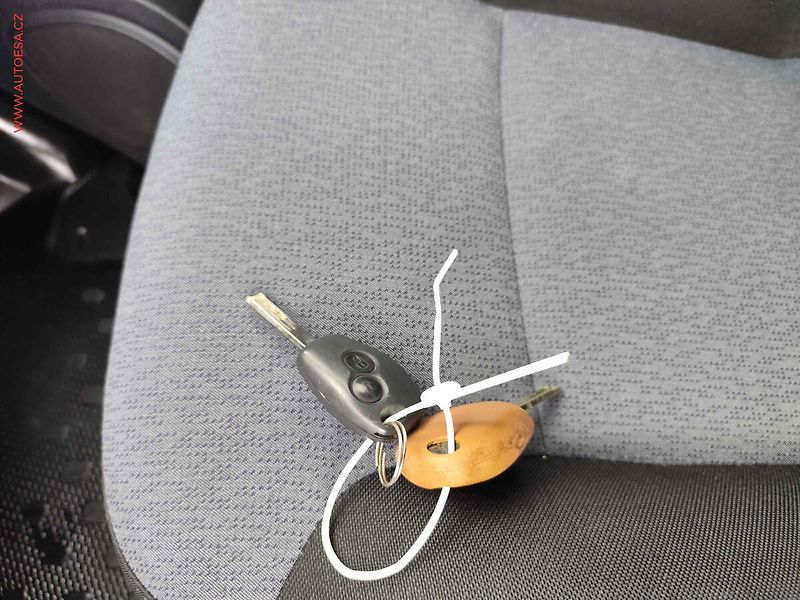 Opel Vivaro (2015) 1.6CDTi 5míst, 107kW, AC, TZ - fotka 19 z 19