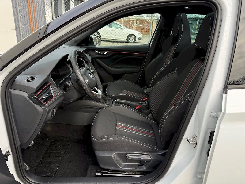 Škoda Kamiq (2024) 1.0 TSI 85 kW Monte Carlo - fotka 10 z 22