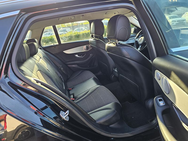 Mercedes-Benz Třídy C (2016) C220D 125kW 4MATIC 7G AIRMATIC - fotka 40 z 50