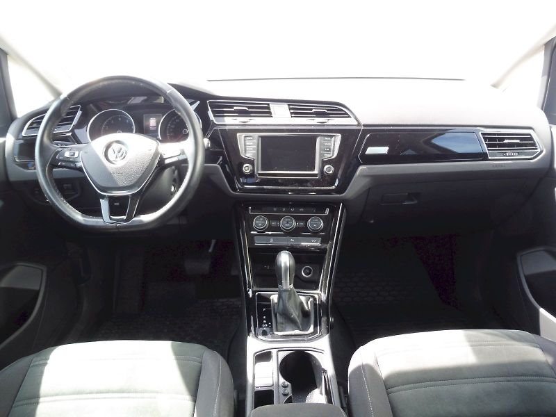 Volkswagen Touran (2016) Highline 1,4 TSI 110kW DSG - fotka 5 z 26