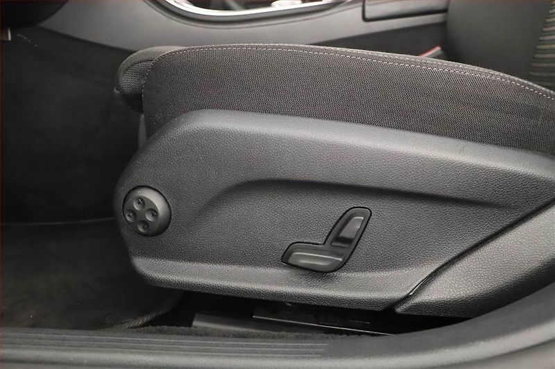 Mercedes-Benz Třídy E (2021) E 220 d - fotka 25 z 26