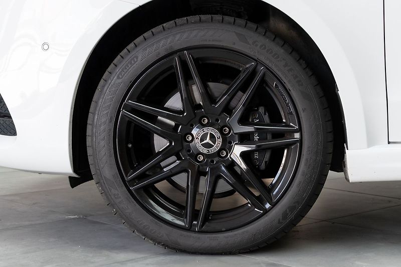 Mercedes-Benz Třídy V V 300d LONG*4MATIC*AMG*TAŽNÉ* - fotka 37 z 43