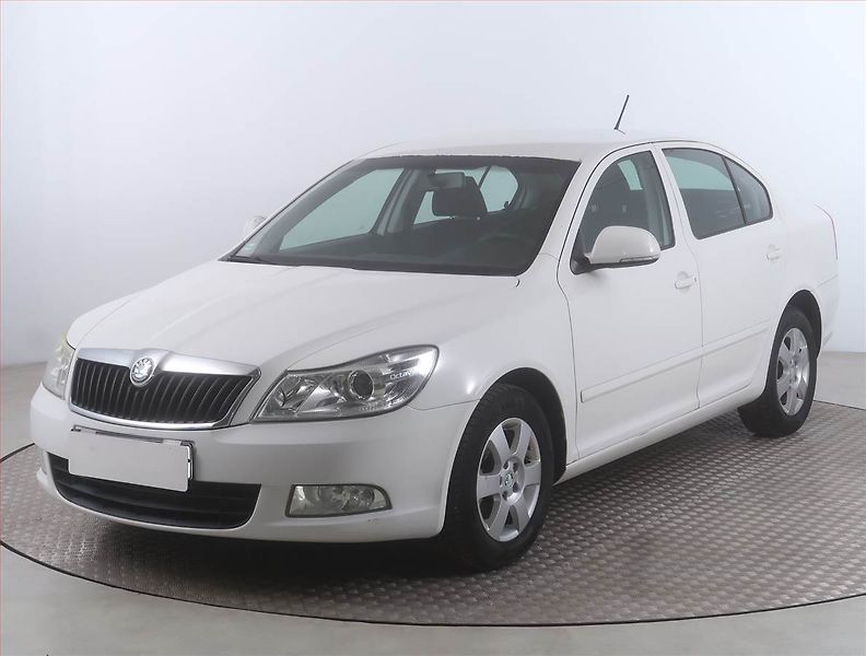 Škoda Octavia (2011) 1.4 TSI, Serv.kniha - fotka 2 z 14