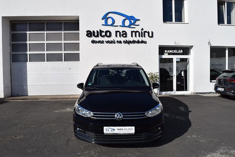 Volkswagen Touran (2018) 1.4TSI 110kw CLBMT 7MÍST LED  - fotka 3 z 48