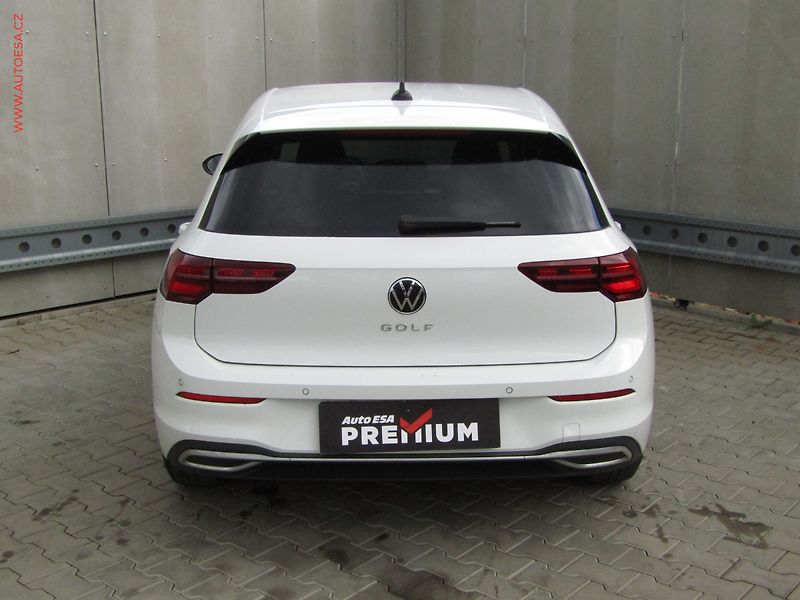 Volkswagen Golf (2020) 1.5 TSi, Style, LED, navi - fotka 5 z 22