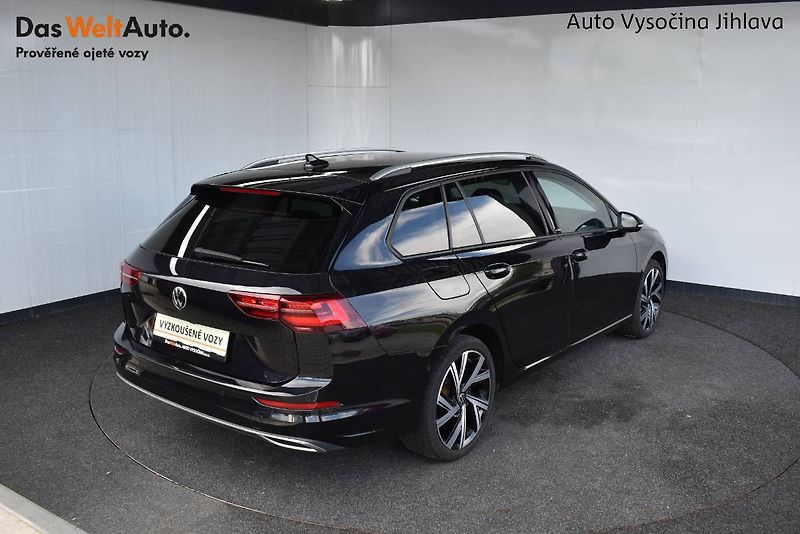 Volkswagen Golf Variant (2022) 1.5TSI 110kW Webasto,Matrix - fotka 2 z 27